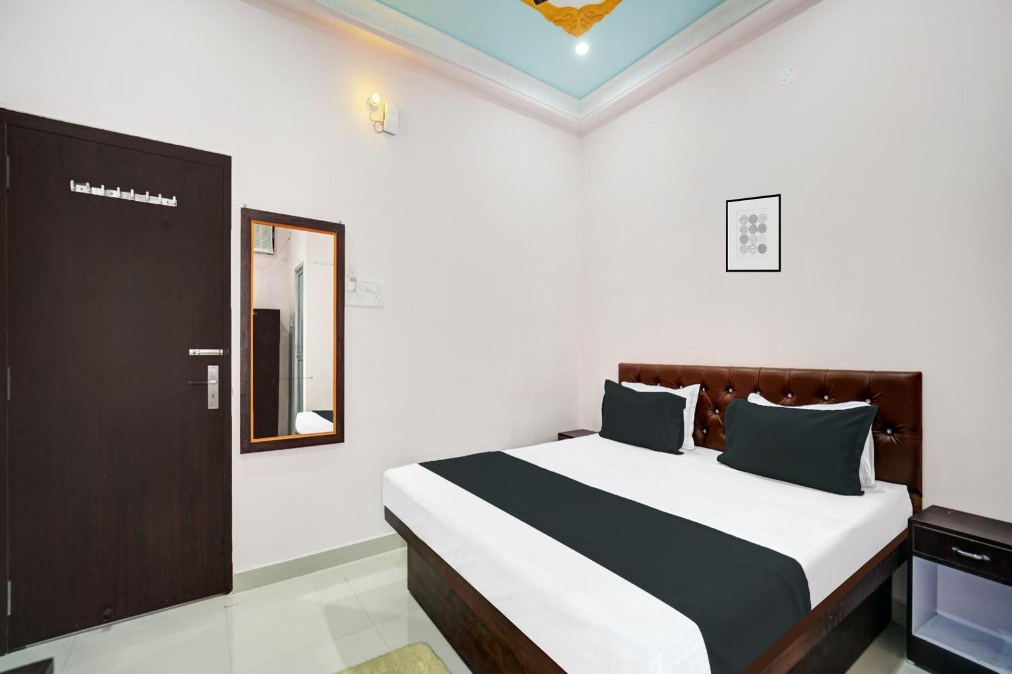 Super Oyo Hotel O Shahi Mahal Patna  Kültér fotó