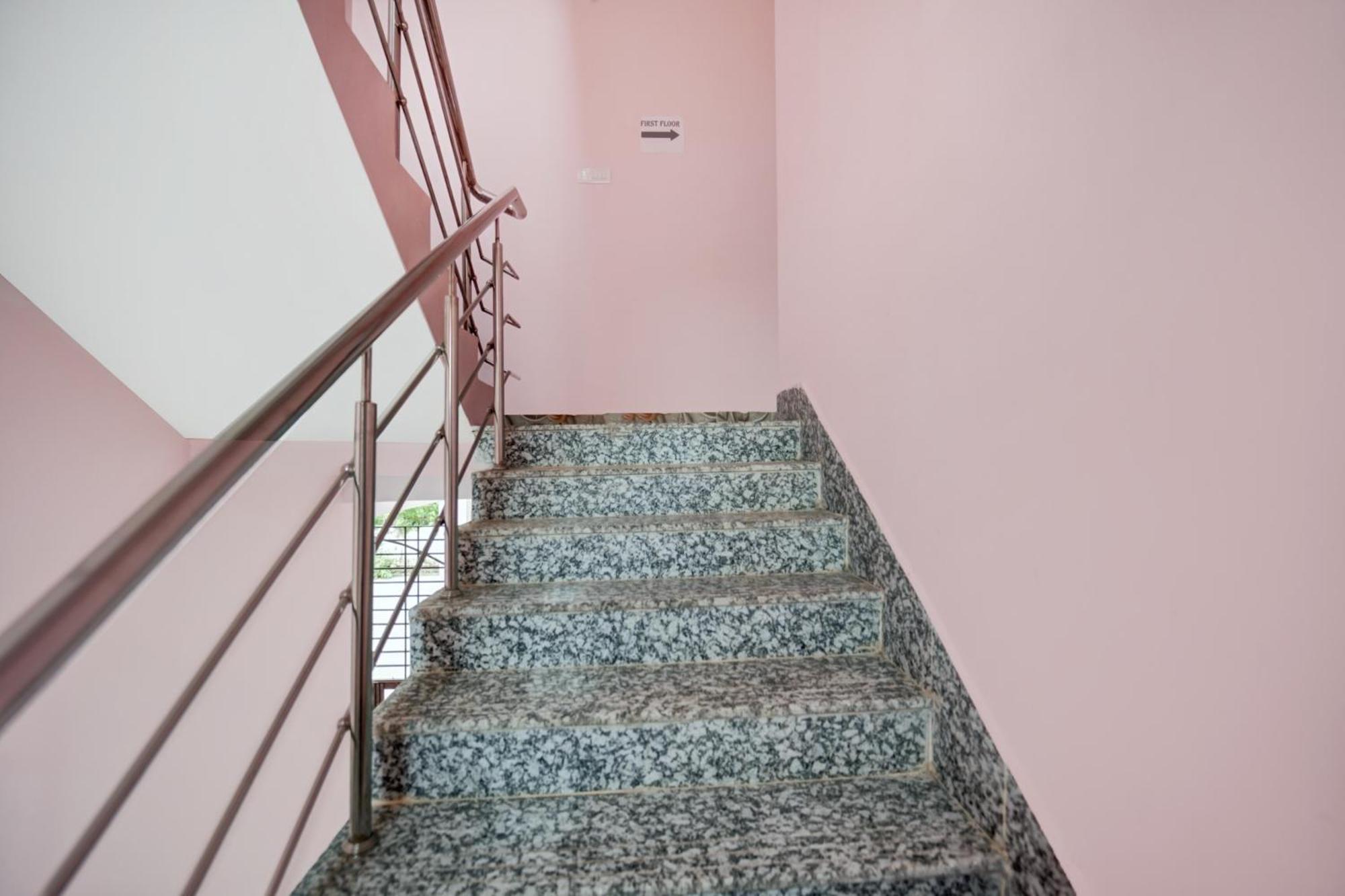 Super Oyo Hotel O Shahi Mahal Patna  Kültér fotó