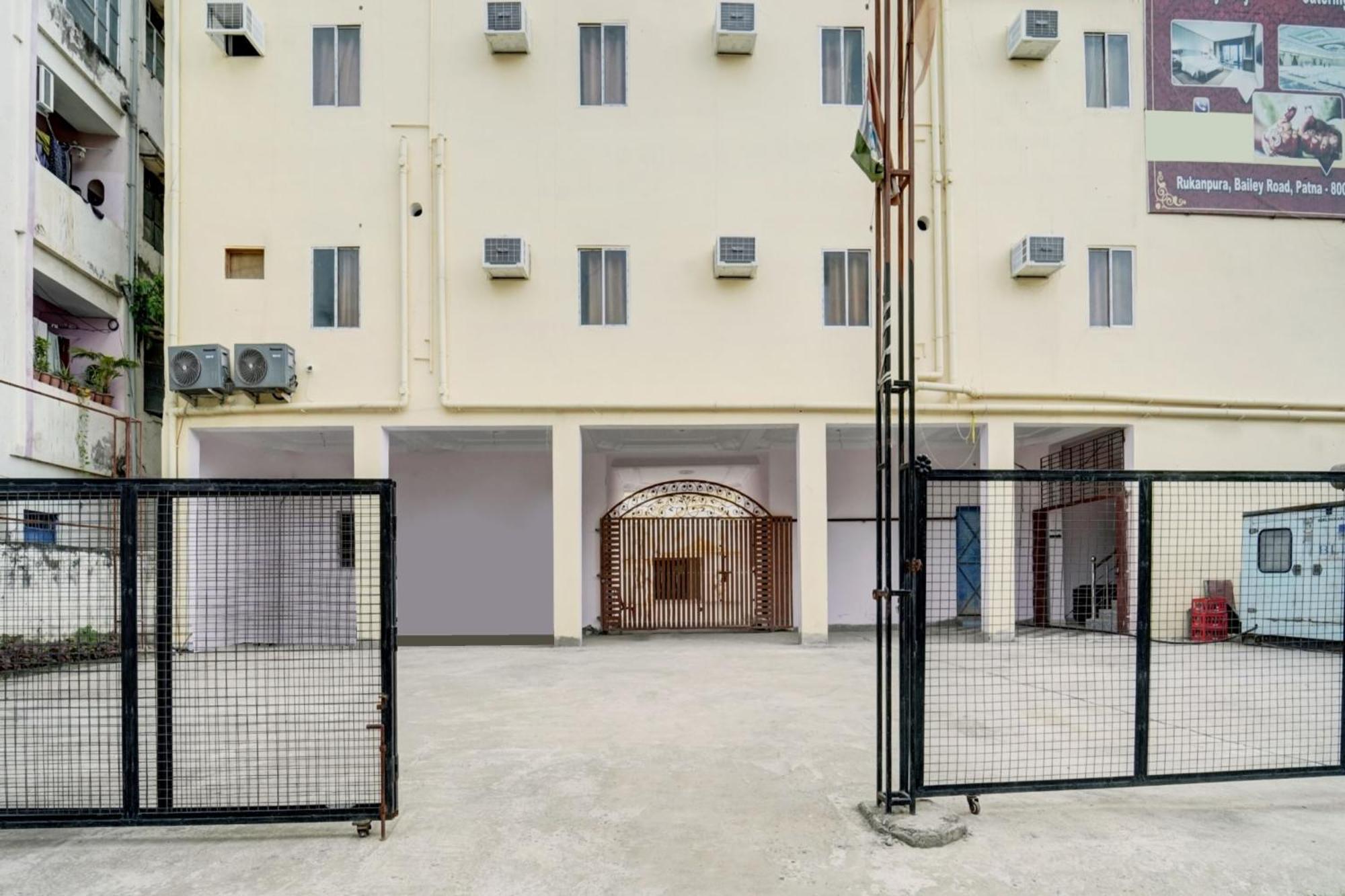 Super Oyo Hotel O Shahi Mahal Patna  Kültér fotó